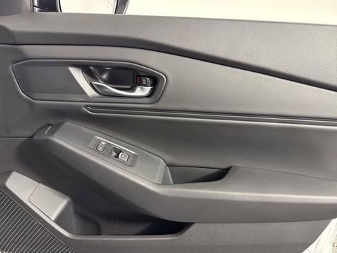 Used 2025 Honda Accord SE image 25