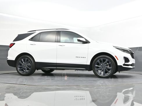 Used 2024 Chevrolet Equinox RS image 46