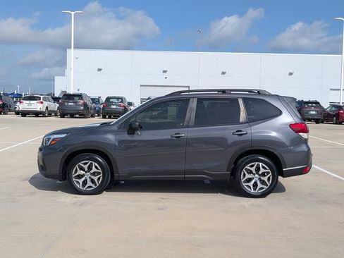 Certified 2021 Subaru Forester Premium AWD/4WD image 3