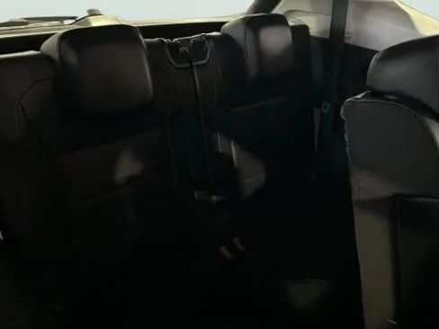 Used 2018 Volkswagen Tiguan SEL FWD image 24
