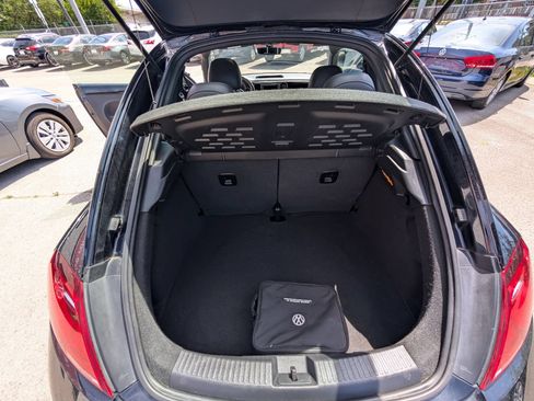 Used 2019 Volkswagen Beetle 2.0T SE FWD image 17