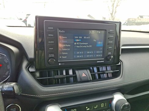 Used 2021 Toyota RAV4 XLE w/ Convenience Package image 19