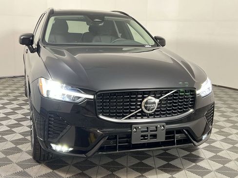 Certified 2025 Volvo XC60 B5 Plus image 4