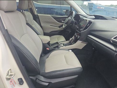 Used 2020 Subaru Forester Limited image 32