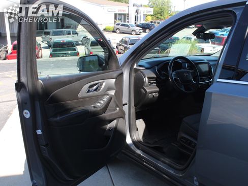Used 2021 Chevrolet Traverse LT AWD/4WD image 9