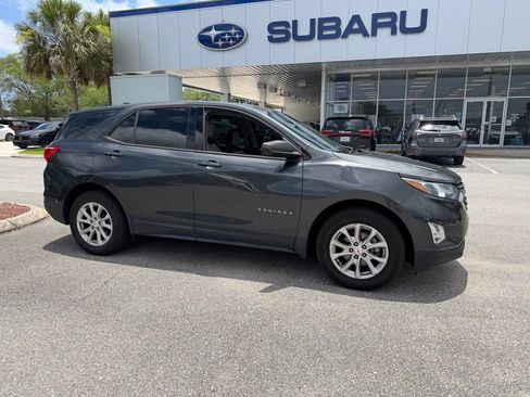 Used 2018 Chevrolet Equinox LS FWD image 1