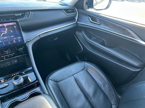 Used 2022 Jeep Grand Cherokee L Limited image 24