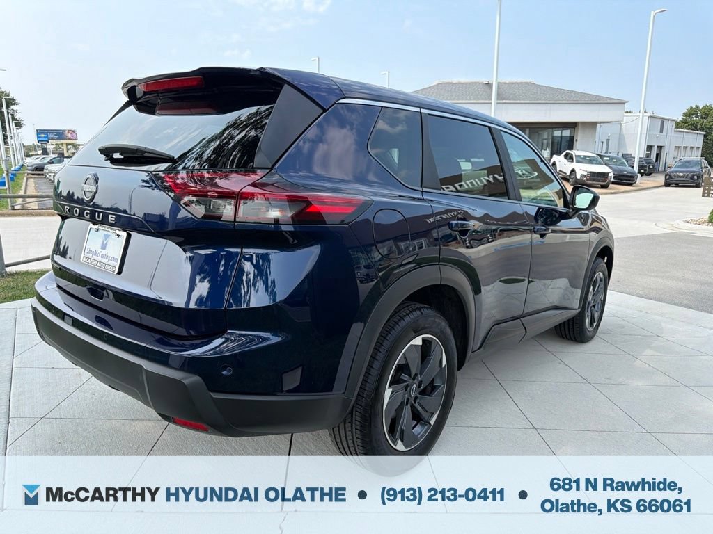 Used 2025 Nissan Rogue SV FWD image 15