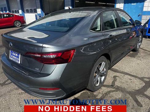 Used 2024 Volkswagen Jetta SE w/ Panoramic Sunroof Package FWD image 3