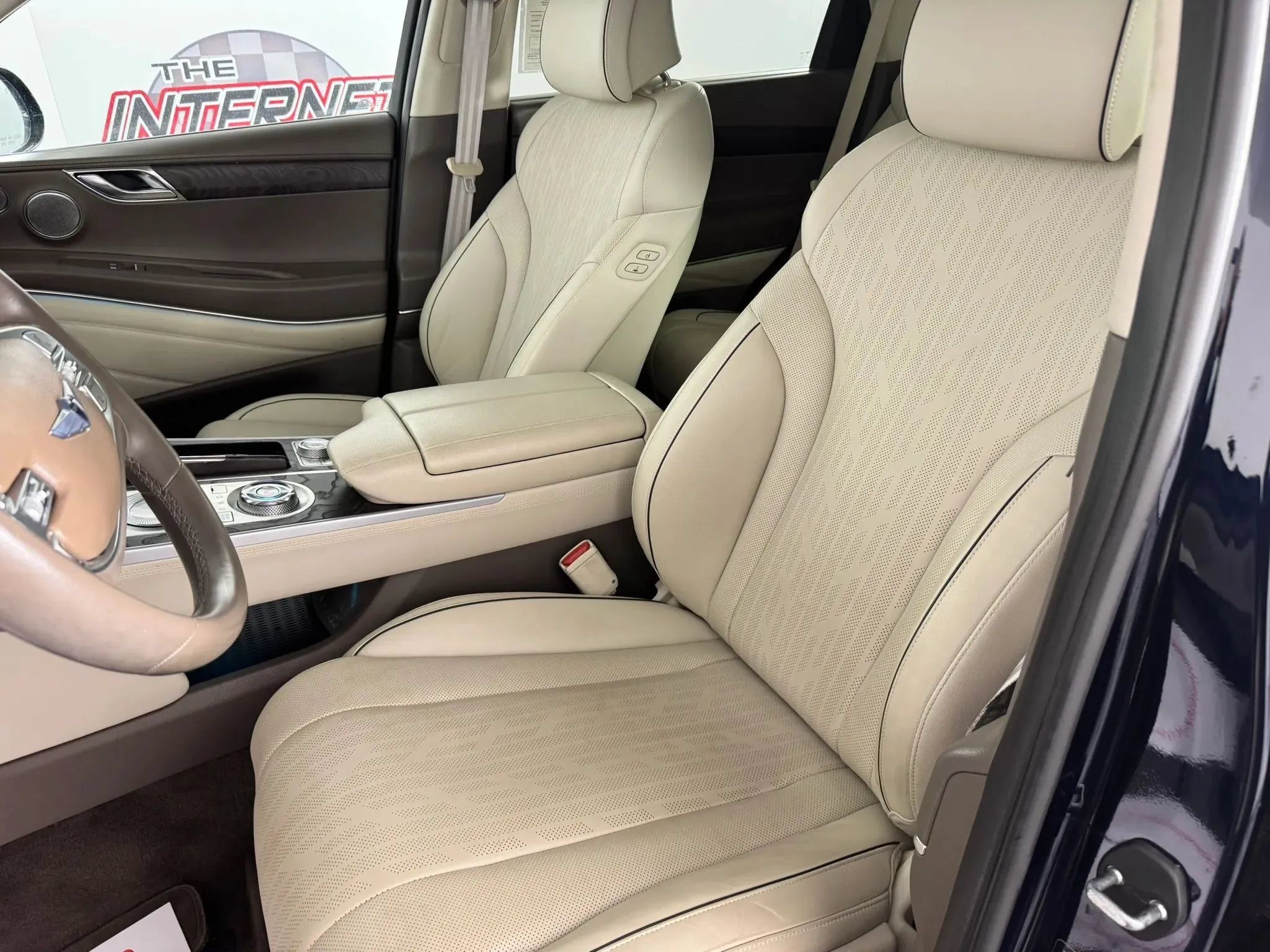 Used 2021 Genesis GV80 2.5T w/ Prestige Package 04 AWD/4WD image 35
