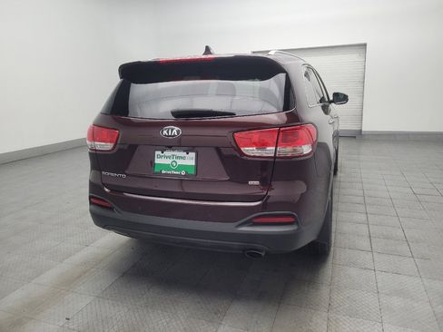 Used 2018 Kia Sorento LX image 7