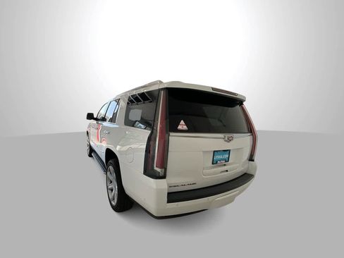 Used 2020 Cadillac Escalade Luxury image 6