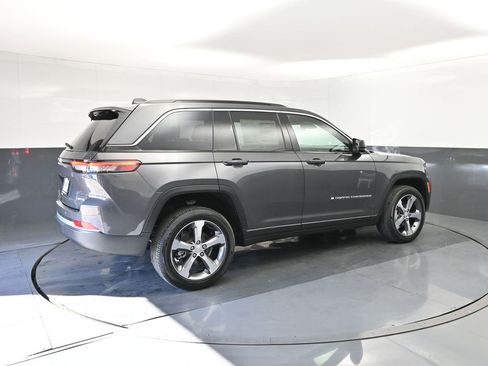 New 2026 Jeep Grand Cherokee Limited RWD image 15
