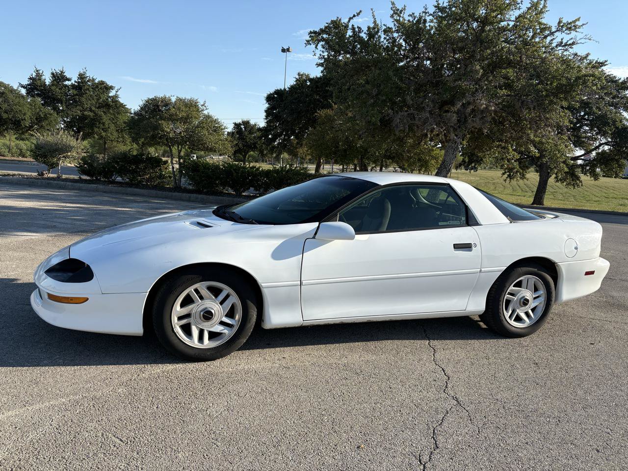 Used 1995 Chevrolet Camaro LT RWD image 4