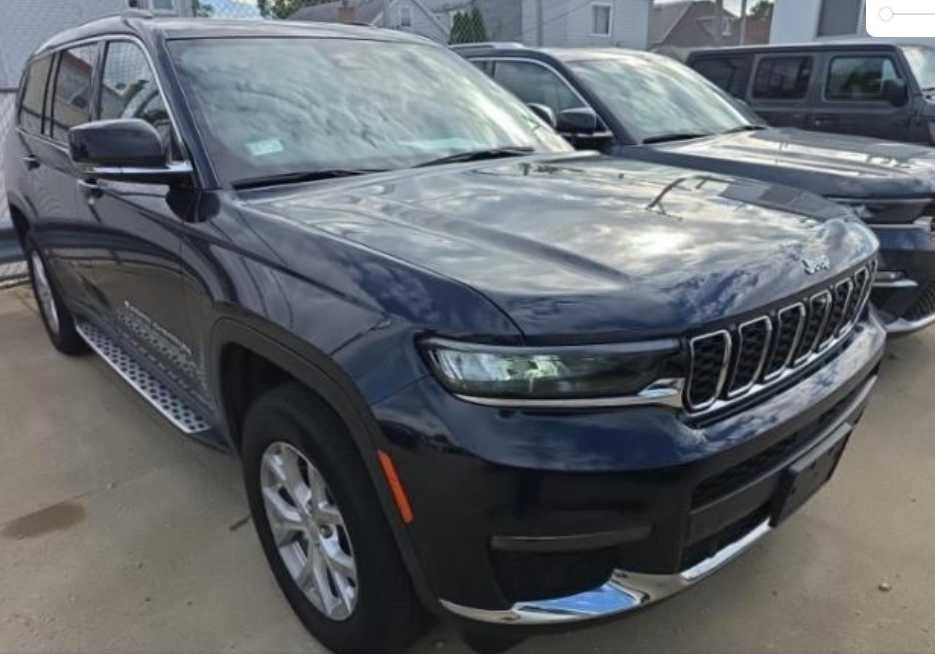 Used 2023 Jeep Grand Cherokee L Limited w/ Luxury Tech Group II AWD/4WD image 3