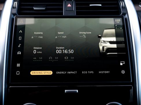 Certified 2024 Land Rover Discovery Dynamic SE image 29