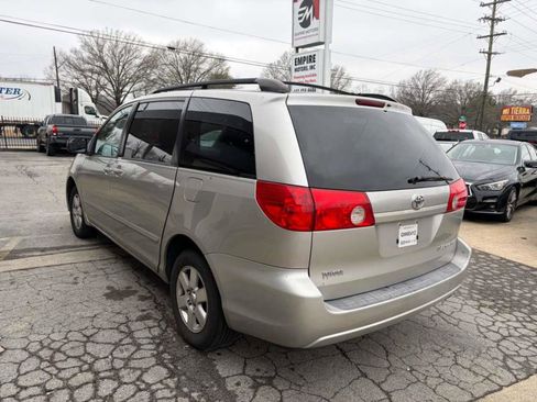 Used 2010 Toyota Sienna LE image 8