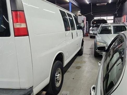 Used 2013 Chevrolet Express 2500 image 3