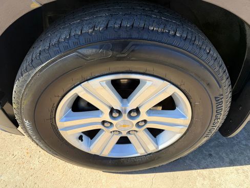 Used 2014 Chevrolet Traverse LT image 45