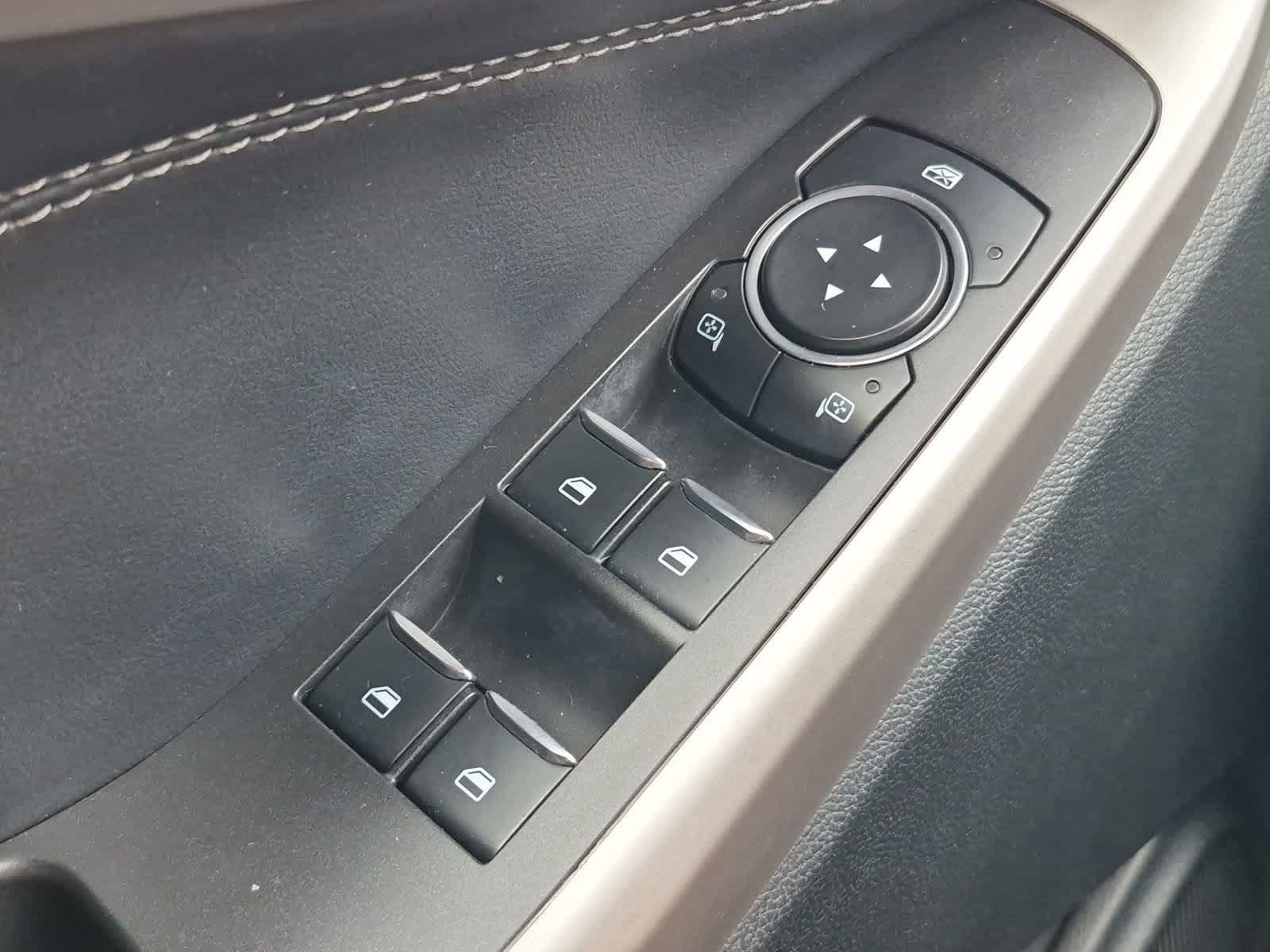 Used 2023 Ford Explorer XLT AWD/4WD image 28