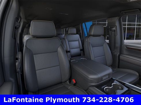 New 2025 Chevrolet Suburban Premier image 16