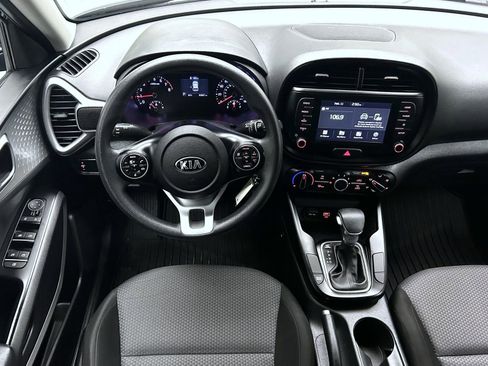 Used 2020 Kia Soul LX image 14
