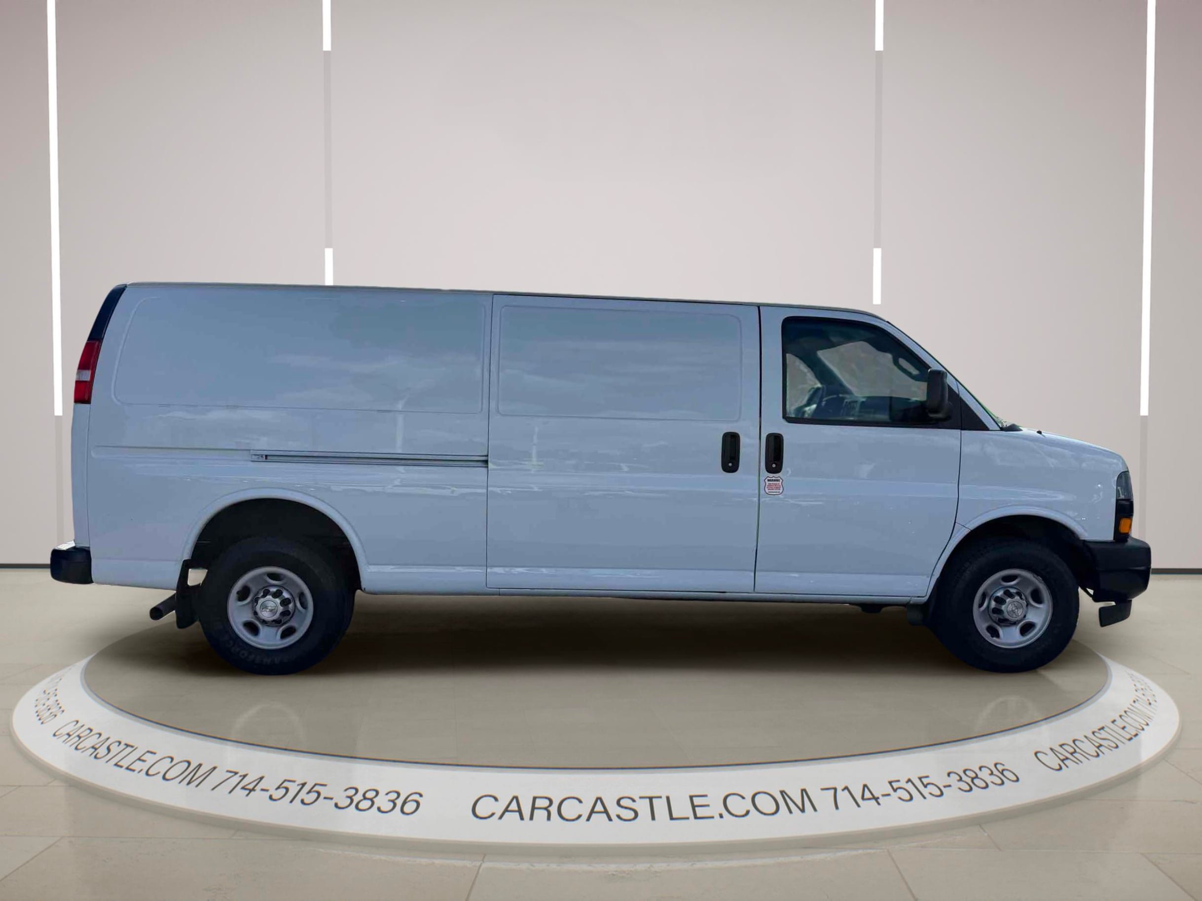 Used 2020 Chevrolet Express 3500 Extended w/ Driver Convenience Package RWD image 4
