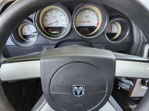 Used 2010 Dodge Challenger SE RWD image 8