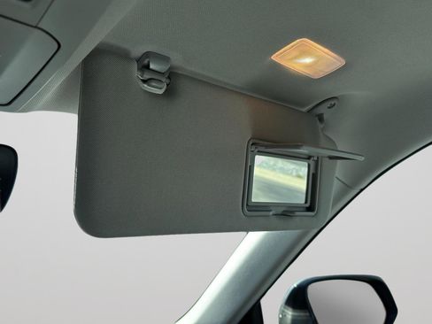 Used 2025 Toyota Highlander XLE image 34