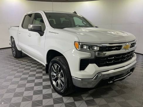 Used 2022 Chevrolet Silverado 1500 LT image 3