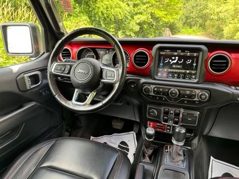 Used 2021 Jeep Wrangler Unlimited Rubicon w/ Dual Top Group AWD/4WD image 28
