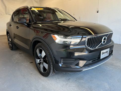 Used 2019 Volvo XC40 T5 Momentum AWD/4WD image 4