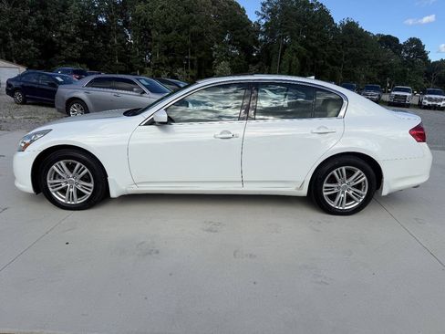 Used 2010 INFINITI G37 x Sedan w/ Premium Pkg AWD/4WD image 4