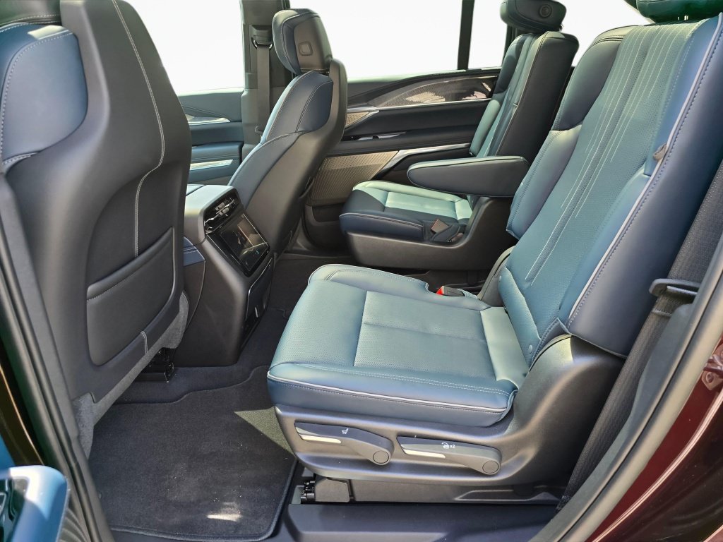New 2025 Cadillac Escalade IQ Luxury 2 AWD/4WD image 19