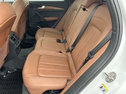 Used 2023 Audi Q5 2.0T Premium w/ Convenience Package image 12