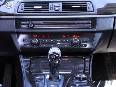 Used 2013 BMW 550i xDrive Sedan image 12