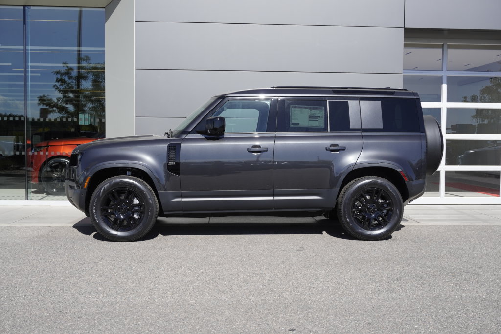 New 2026 Land Rover Defender 110 S AWD/4WD image 8