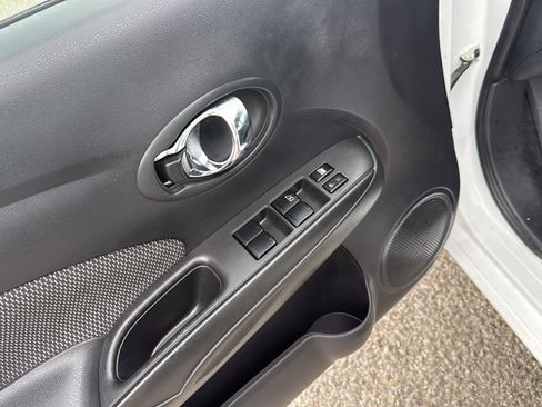 Used 2016 Nissan Versa SV FWD image 12