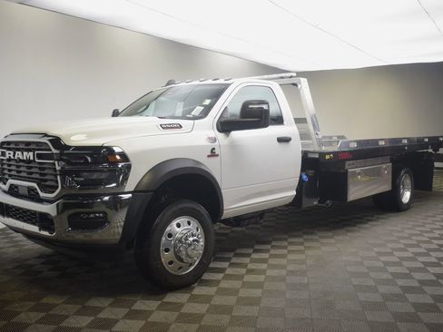New 2026 RAM 5500 Tradesman AWD/4WD image 12