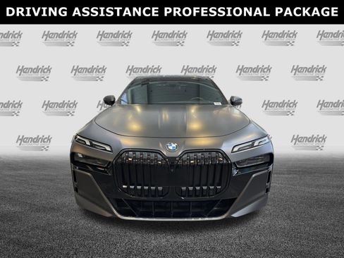 Used 2023 BMW 740i RWD image 3