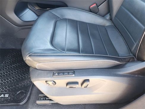 Used 2024 Volkswagen Atlas Cross Sport SEL R-Line image 25