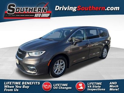 Used 2023 Chrysler Pacifica Touring-L