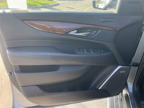 Used 2020 Cadillac Escalade Premium Luxury w/ LPO, Radiant Package image 24