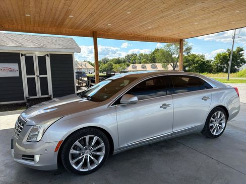 Used 2015 Cadillac XTS Luxury w/ Driver Awareness Package FWD image 2