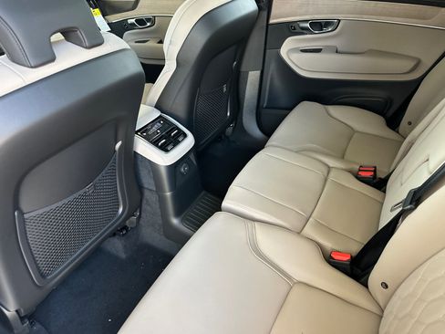 New 2026 Volvo XC90 T8 Plus image 10