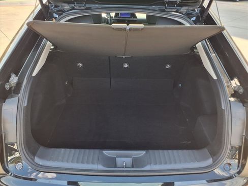 Used 2024 Toyota Prius LE image 9