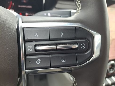 Used 2024 GMC Acadia Denali w/ Super Cruise Package FWD image 34