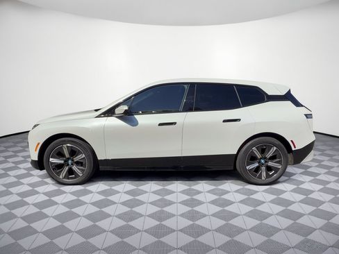 Used 2024 BMW iX xDrive50 w/ Premium Package AWD/4WD image 2