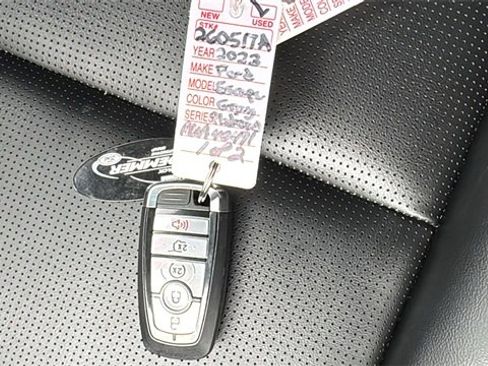 Certified 2023 Ford Escape Platinum image 31