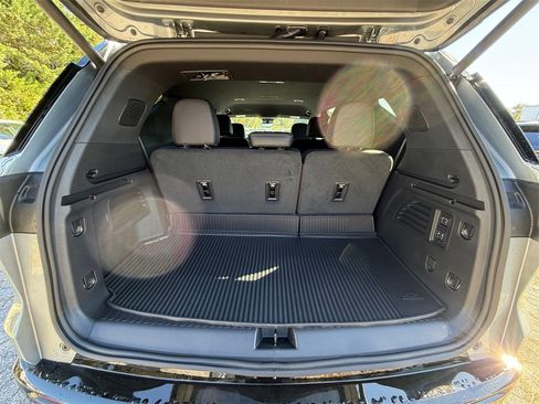 New 2026 Chevrolet Traverse High Country image 23
